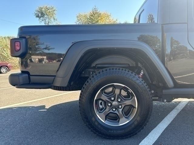 used 2022 Jeep Gladiator car, priced at $33,495