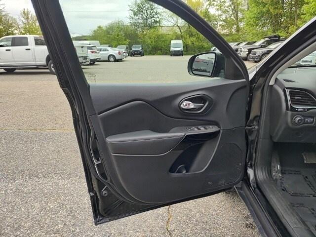 used 2023 Jeep Cherokee car, priced at $22,395