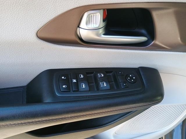 used 2018 Chrysler Pacifica car, priced at $11,425