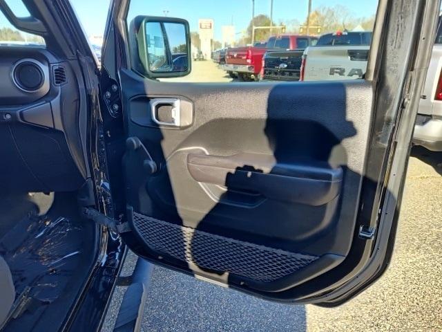 used 2021 Jeep Gladiator car, priced at $27,999