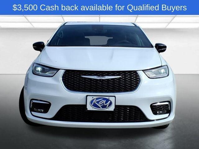 new 2026 Chrysler Pacifica car, priced at $38,035