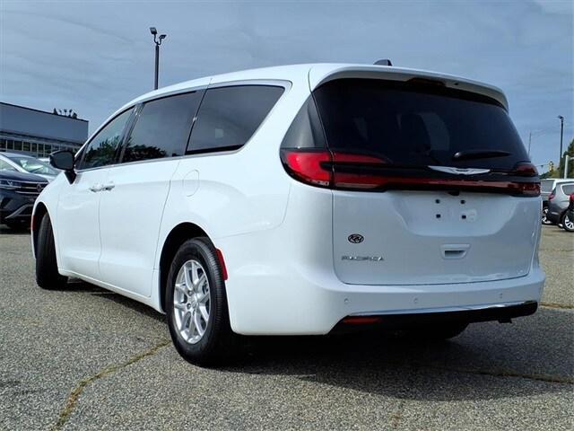 new 2026 Chrysler Pacifica car, priced at $46,035