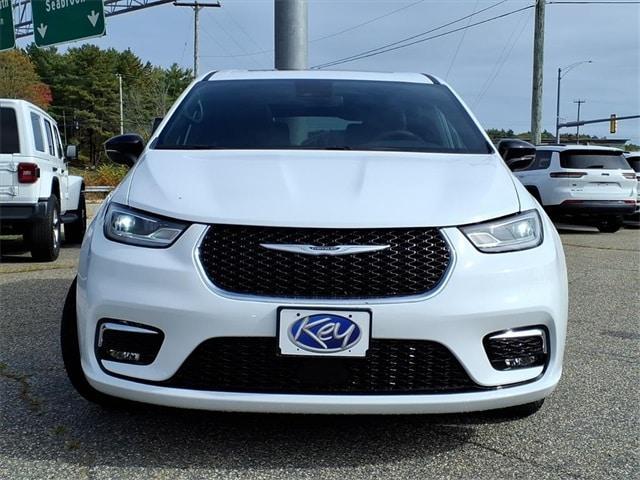 new 2026 Chrysler Pacifica car, priced at $46,035