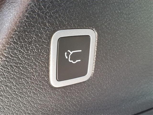 new 2026 Chrysler Pacifica car, priced at $46,035