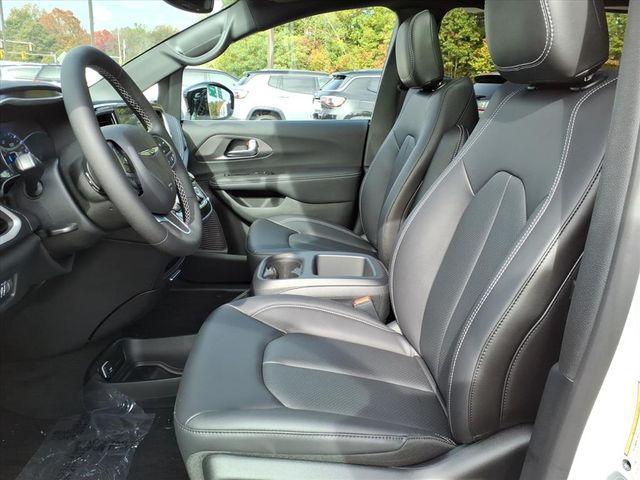 new 2026 Chrysler Pacifica car, priced at $38,035