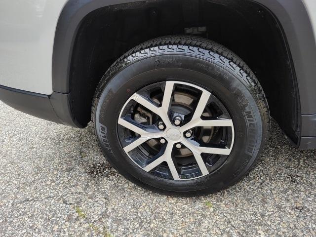 used 2024 Jeep Grand Cherokee L car, priced at $35,900