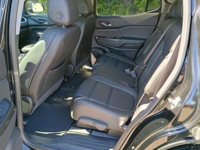 used 2023 GMC Acadia car, priced at $27,117