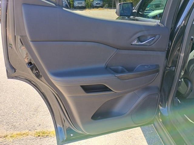 used 2023 GMC Acadia car, priced at $27,117