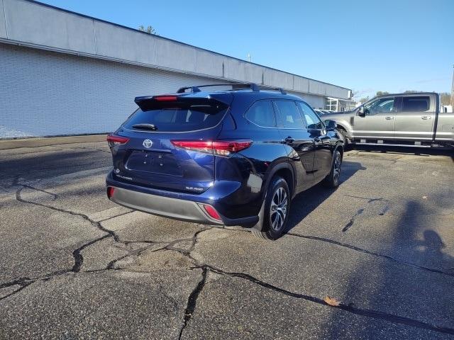 used 2020 Toyota Highlander car, priced at $26,999