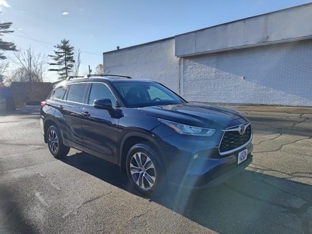 used 2020 Toyota Highlander car, priced at $26,999