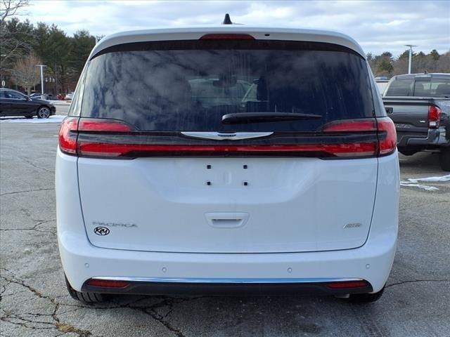 new 2025 Chrysler Pacifica car, priced at $44,346