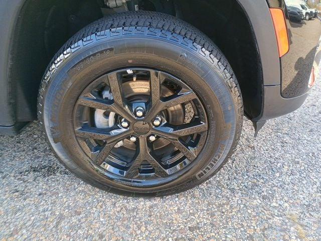 used 2024 Jeep Grand Cherokee car, priced at $31,704