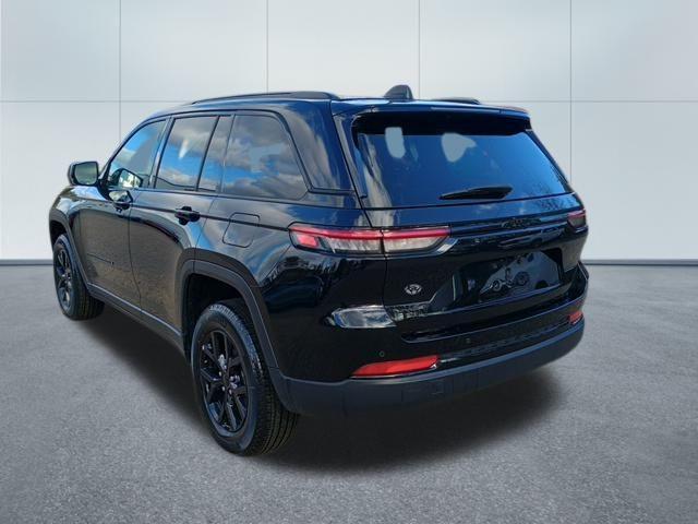 used 2024 Jeep Grand Cherokee car, priced at $31,704