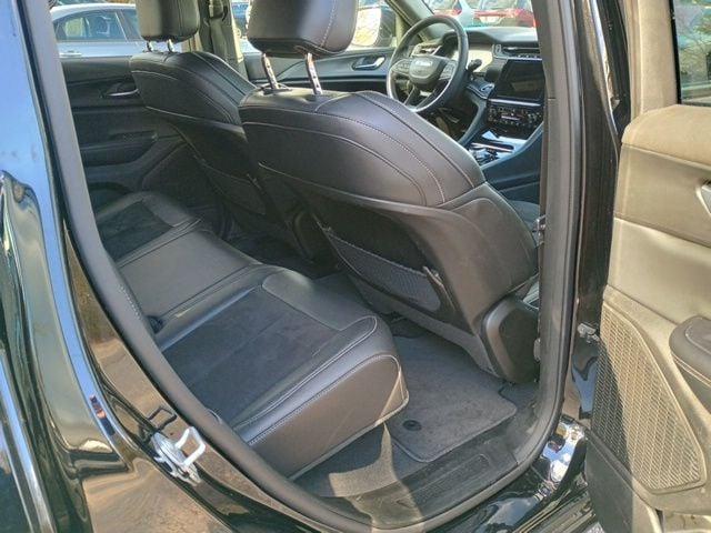 used 2024 Jeep Grand Cherokee car, priced at $31,704