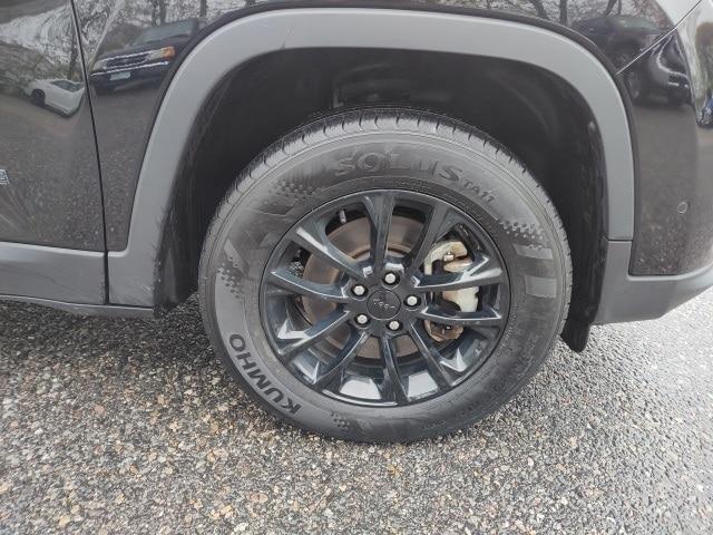 used 2023 Jeep Cherokee car, priced at $22,195