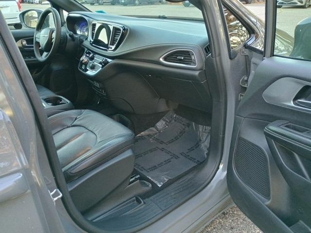 used 2022 Chrysler Pacifica car, priced at $26,995