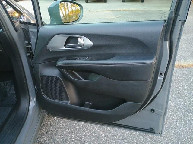 used 2022 Chrysler Pacifica car, priced at $26,995