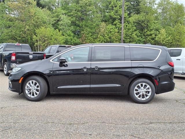 new 2025 Chrysler Pacifica car, priced at $43,953