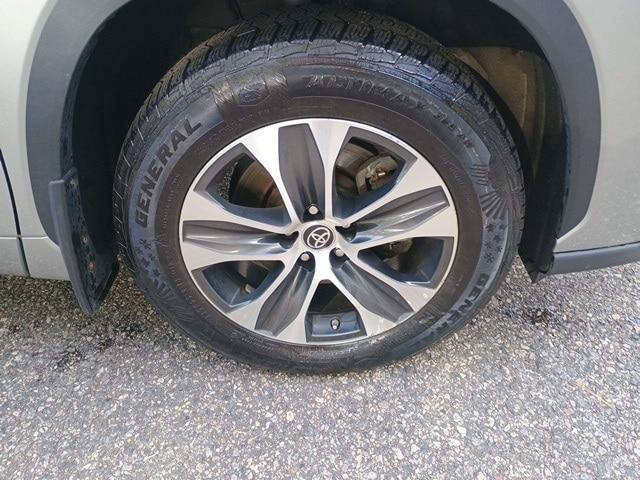 used 2023 Toyota Highlander car, priced at $33,795