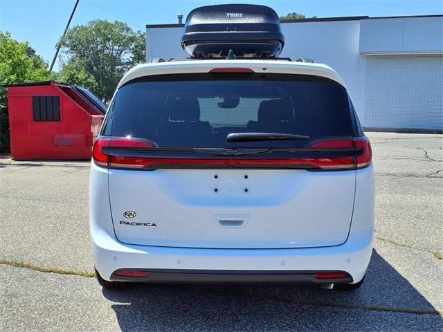 new 2025 Chrysler Pacifica car, priced at $42,515