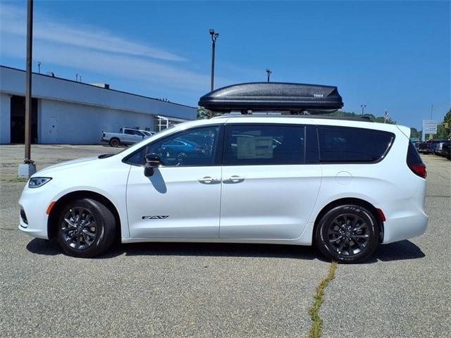 new 2025 Chrysler Pacifica car, priced at $42,515