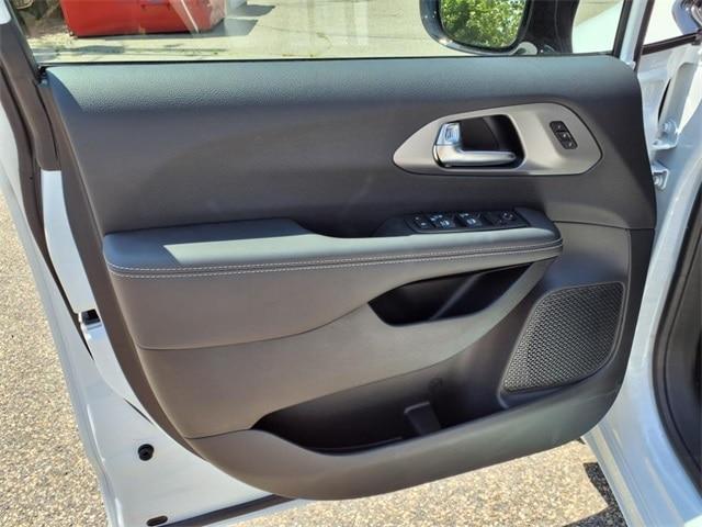 new 2025 Chrysler Pacifica car, priced at $42,515