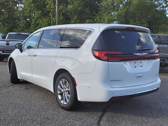 new 2024 Chrysler Pacifica car, priced at $39,303