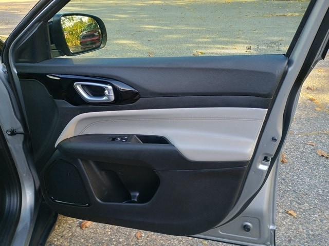 used 2023 Jeep Compass car, priced at $21,085