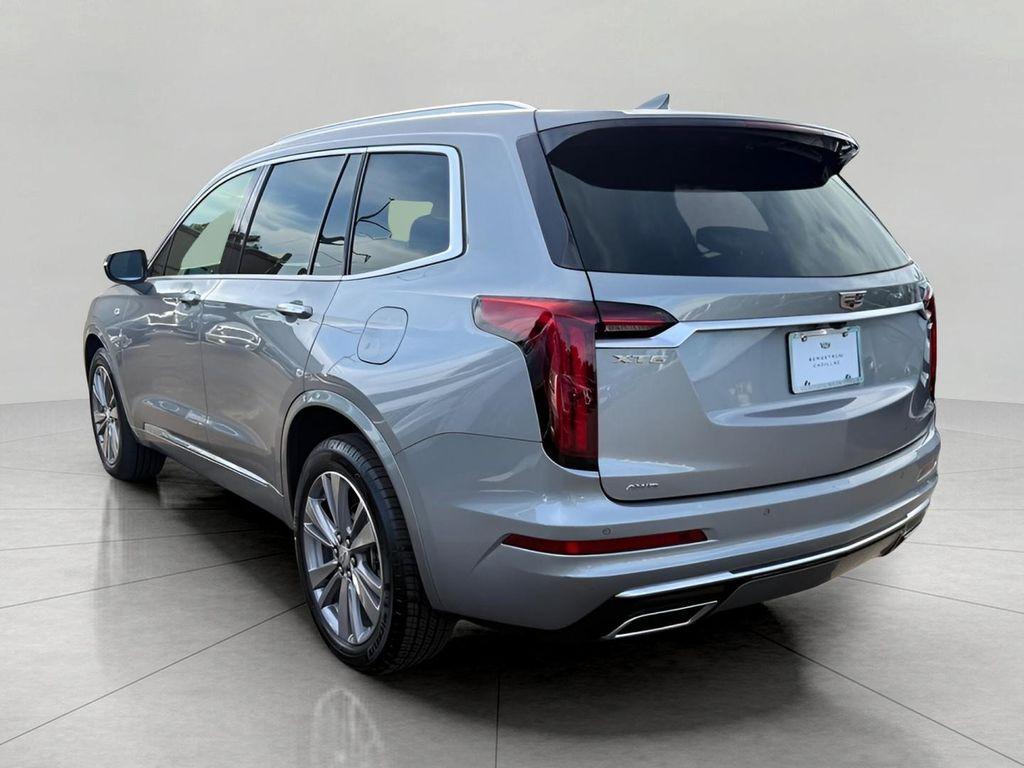 used 2025 Cadillac XT6 car, priced at $47,626