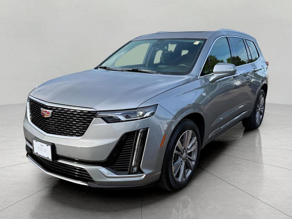 used 2025 Cadillac XT6 car, priced at $47,626