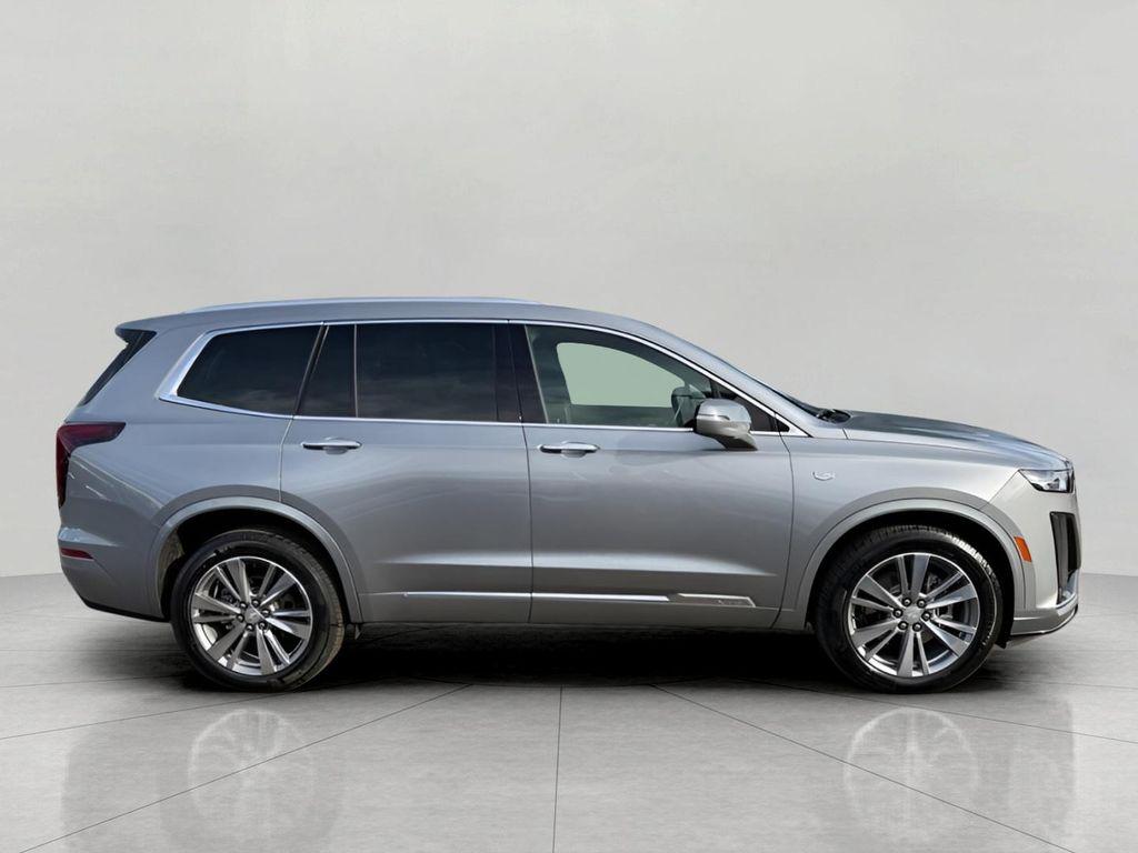 used 2025 Cadillac XT6 car, priced at $47,626