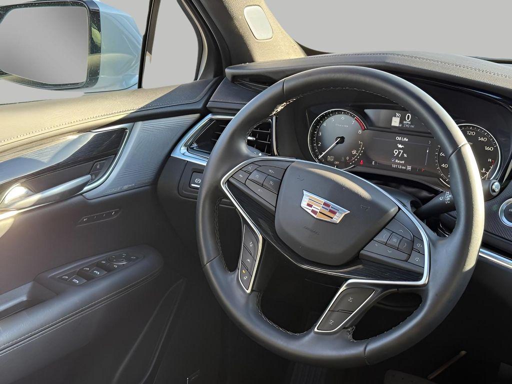 used 2025 Cadillac XT5 car, priced at $45,757