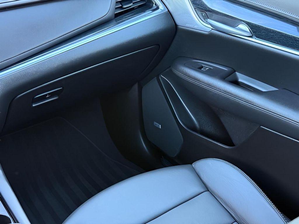 used 2025 Cadillac XT5 car, priced at $43,443