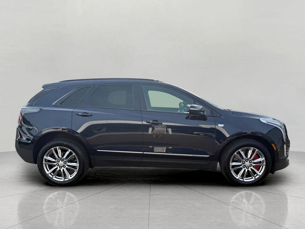 used 2022 Cadillac XT5 car, priced at $33,344