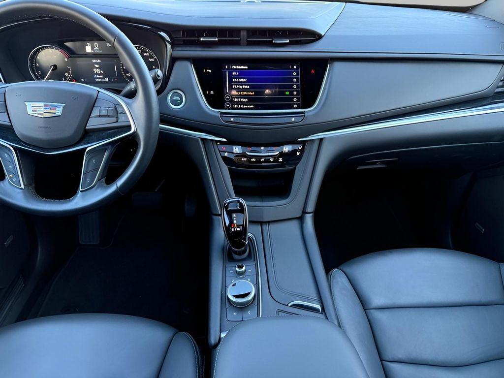 used 2025 Cadillac XT5 car, priced at $45,179