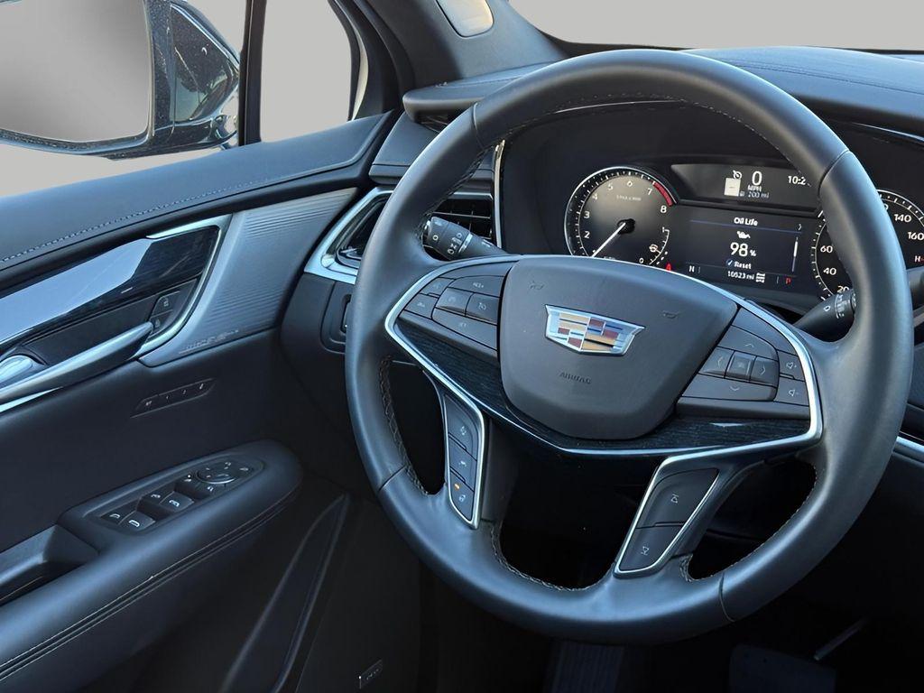 used 2025 Cadillac XT5 car, priced at $45,179