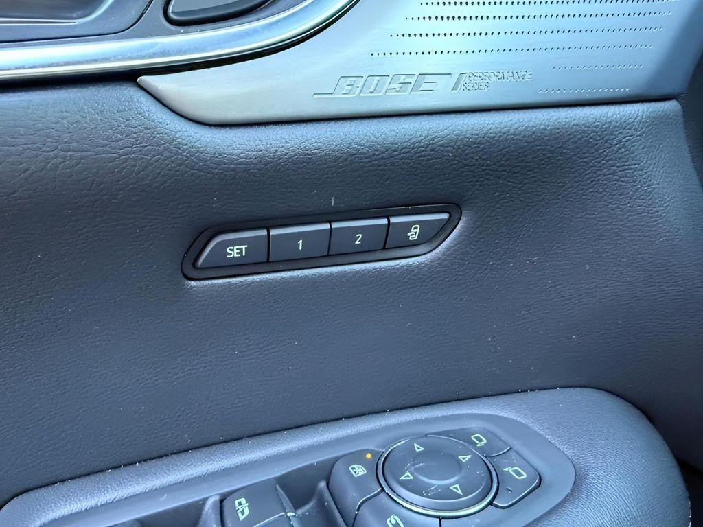 used 2025 Cadillac XT5 car, priced at $45,179