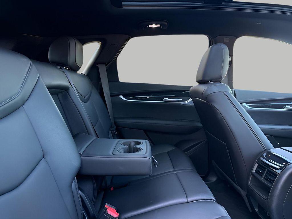 used 2025 Cadillac XT5 car, priced at $45,179