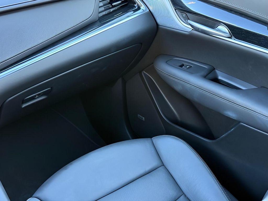 used 2025 Cadillac XT5 car, priced at $45,179