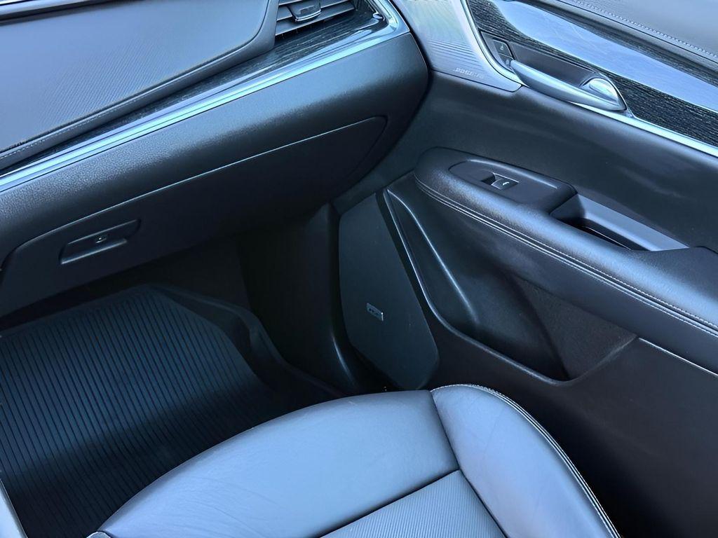 used 2021 Cadillac XT5 car, priced at $28,148