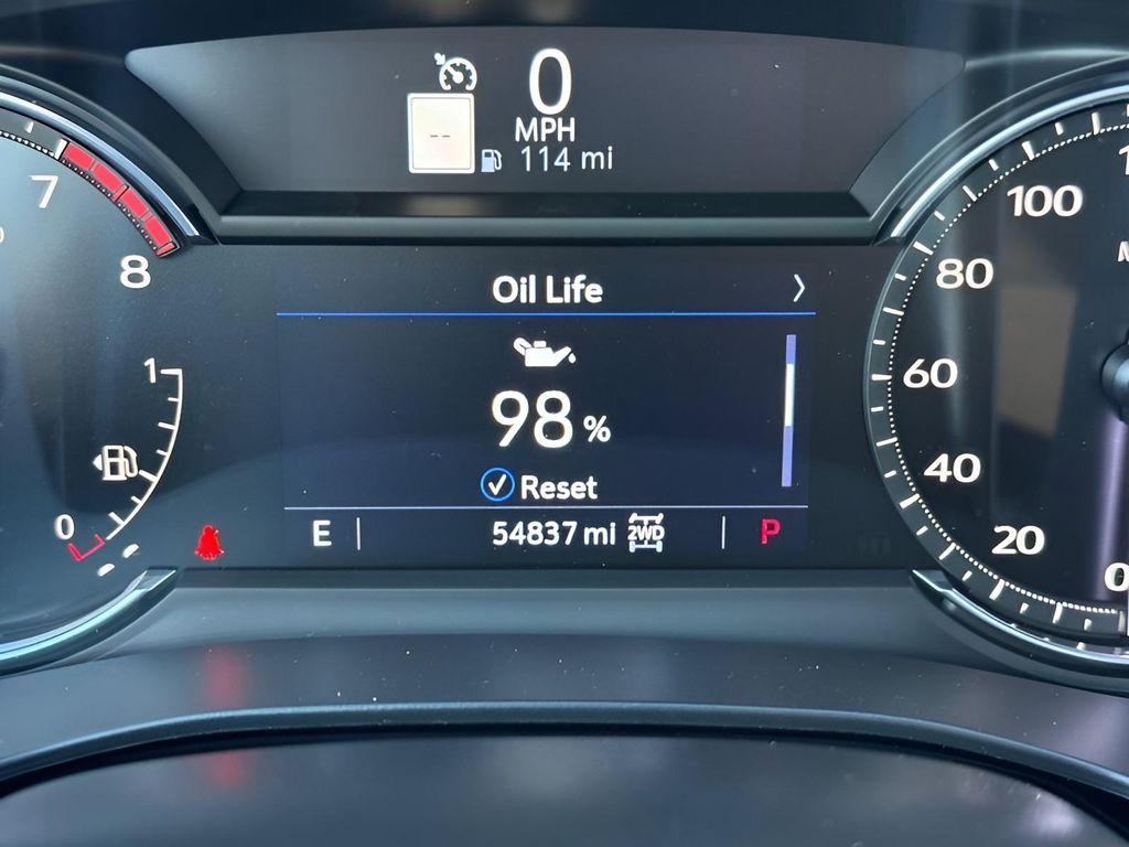 used 2021 Cadillac XT5 car, priced at $28,148