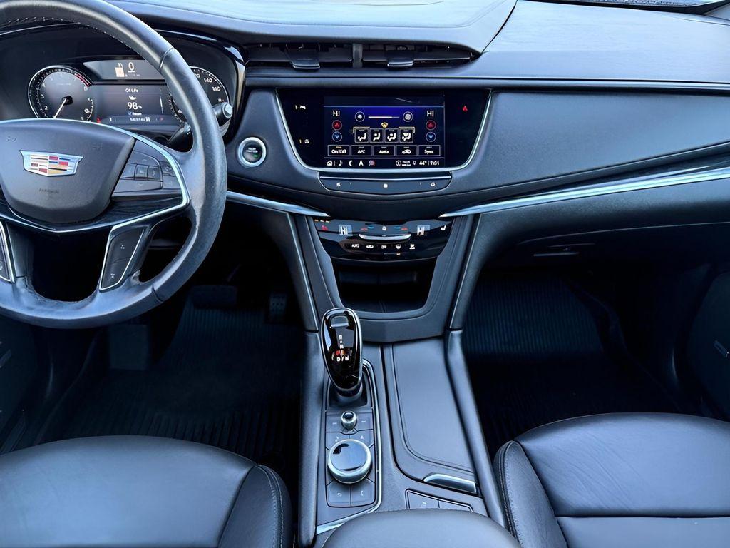 used 2021 Cadillac XT5 car, priced at $28,148