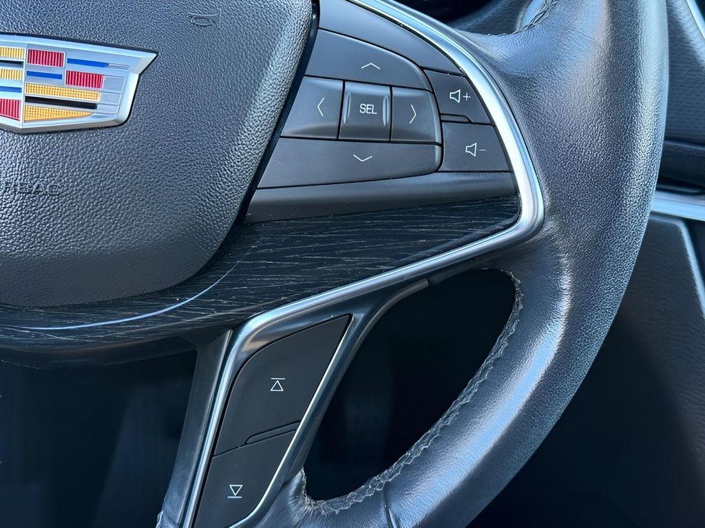 used 2021 Cadillac XT5 car, priced at $28,148