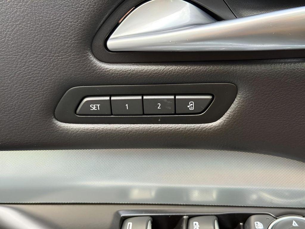 used 2022 Cadillac XT4 car, priced at $26,891