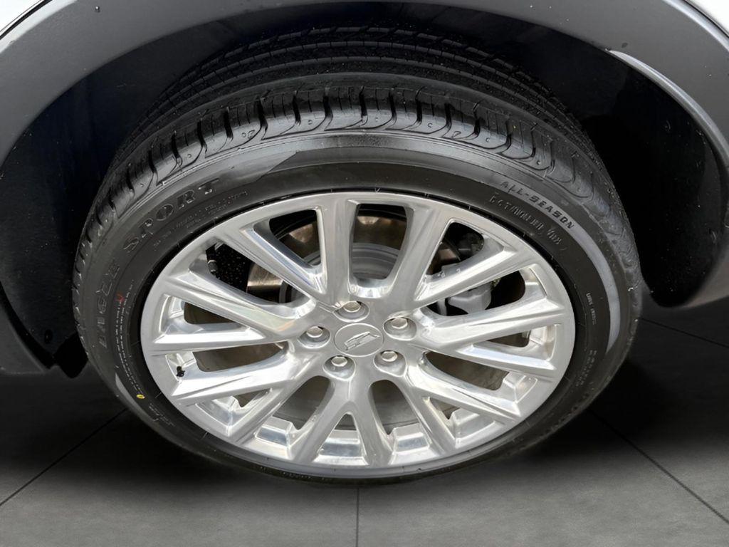 used 2022 Cadillac XT4 car, priced at $26,891