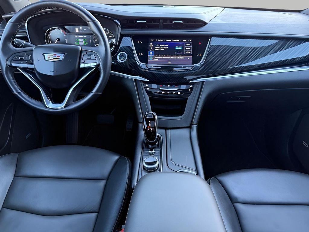 used 2025 Cadillac XT6 car, priced at $43,315