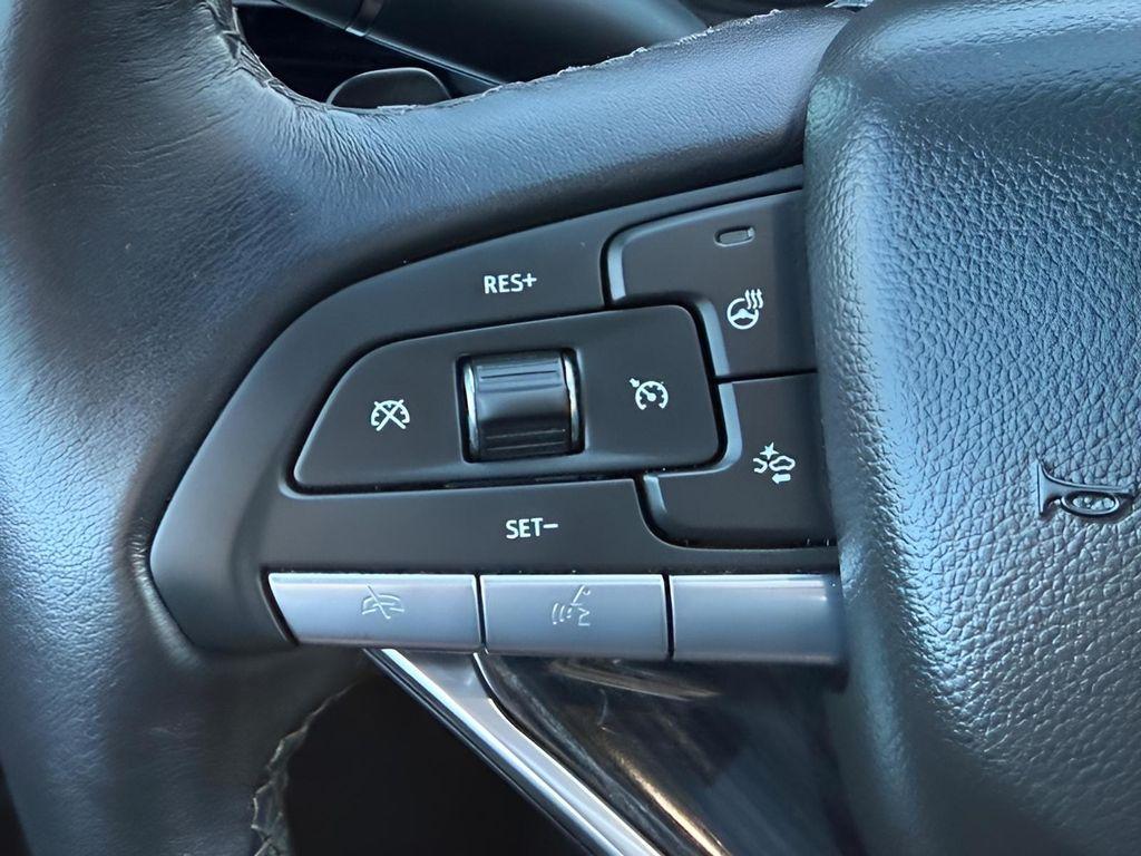 used 2025 Cadillac XT6 car, priced at $43,315