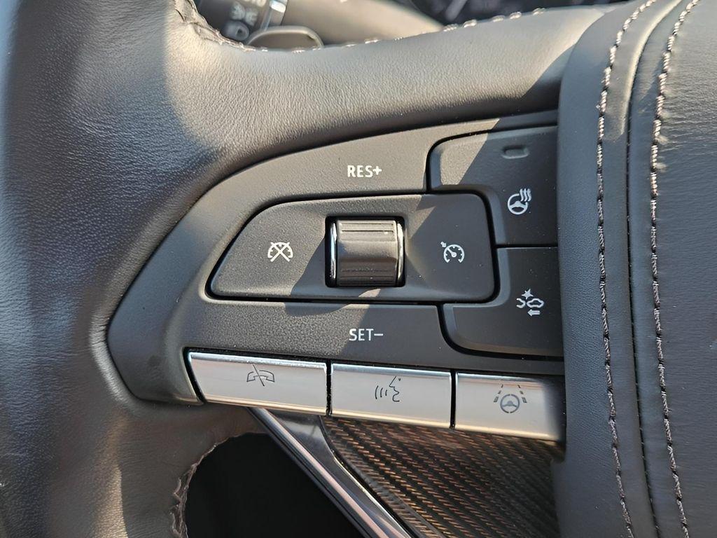 used 2025 Cadillac XT6 car, priced at $53,366