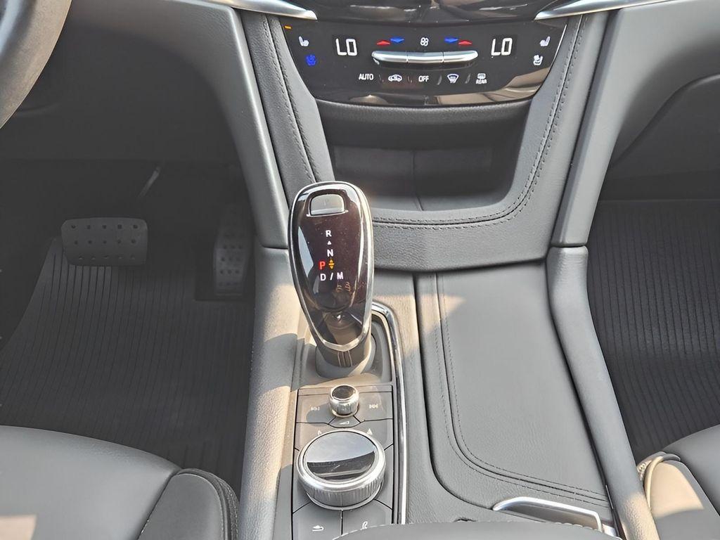 used 2025 Cadillac XT6 car, priced at $53,366