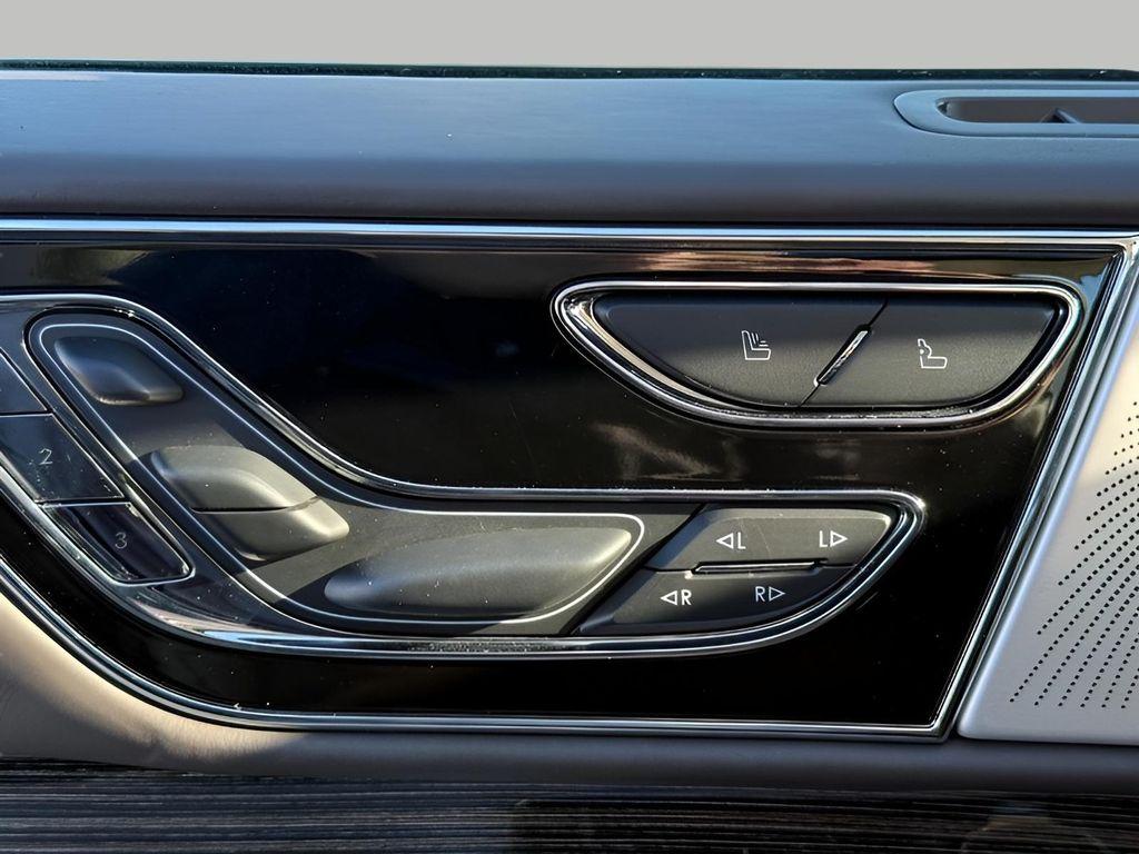 used 2022 Lincoln Navigator car, priced at $58,148